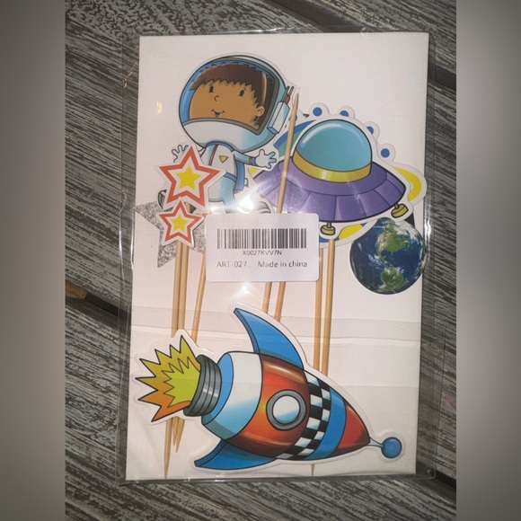 Party Decorating Bundle of Back Drops and Party Decor - Picture 6 of 12